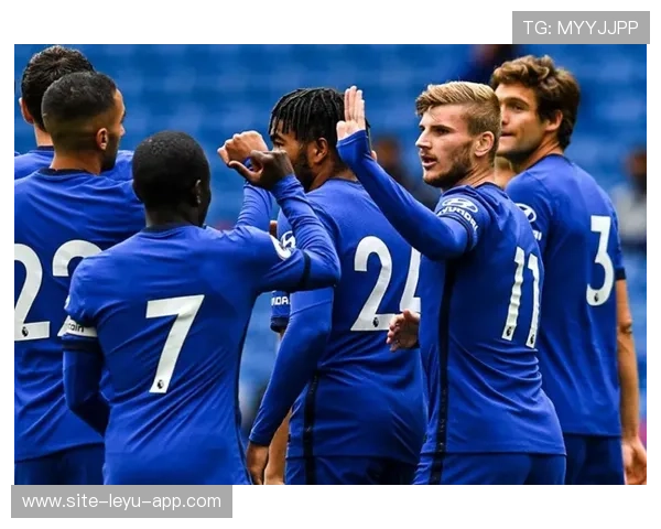 切尔西禁区混战中补射成最后一击拿下至关重要三分